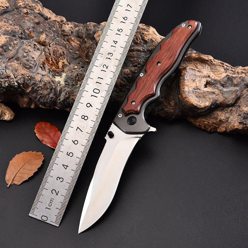 Multifunctional folding knife